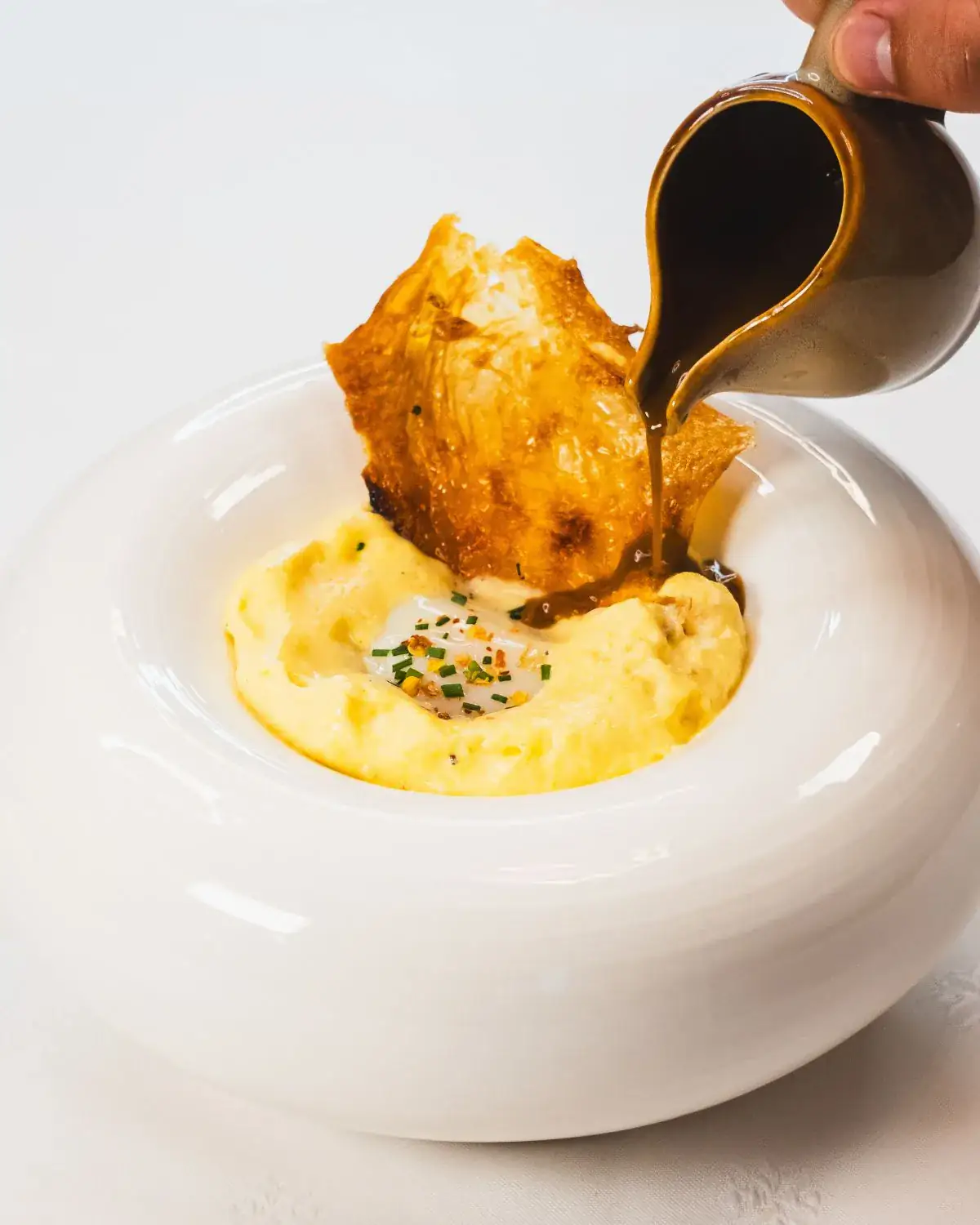 Œuf parfait, espuma de maïs et jus de volaille — entrée gastronomique Chef Privé Sean à domicile